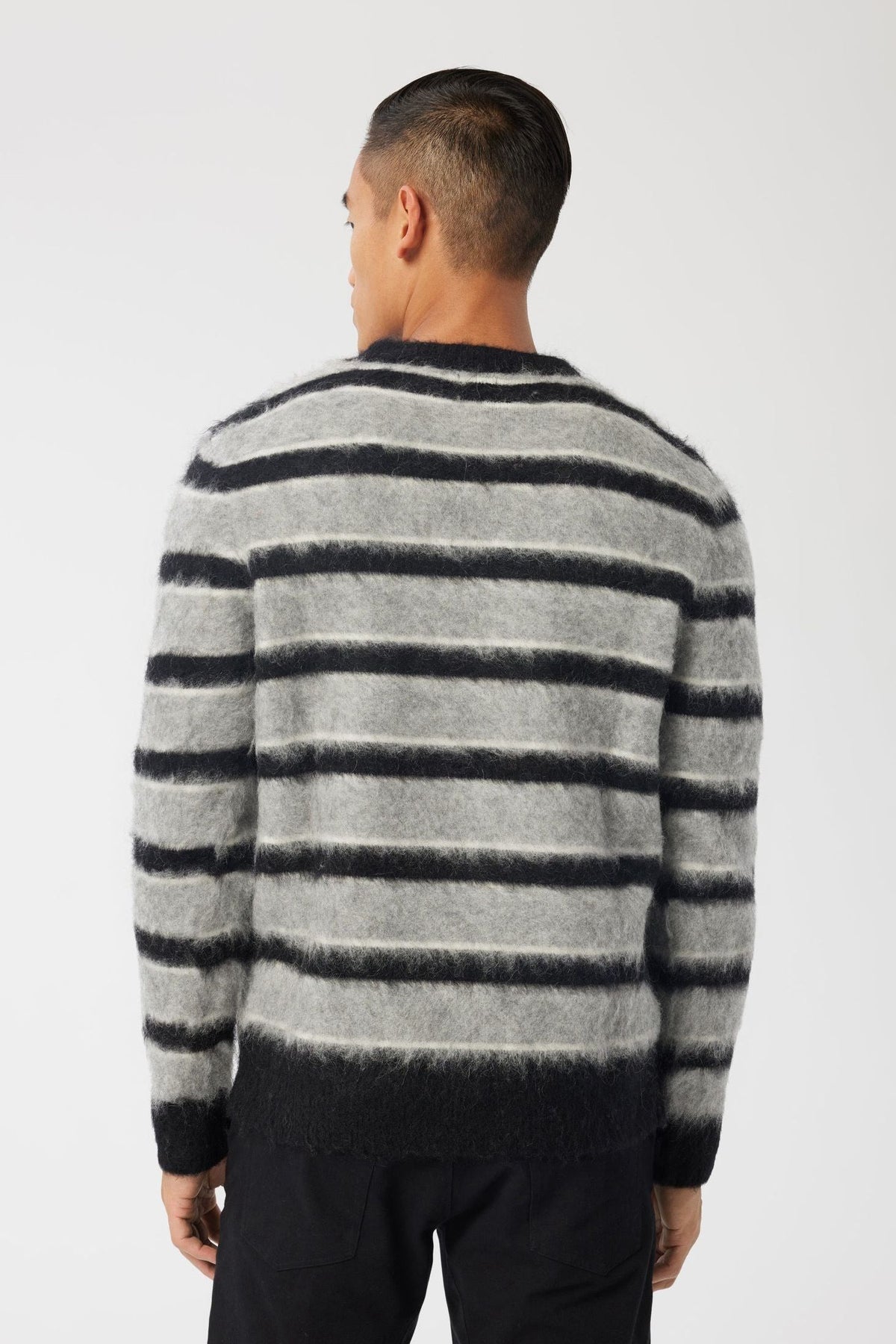 black-stripe_M_Vinh_All
