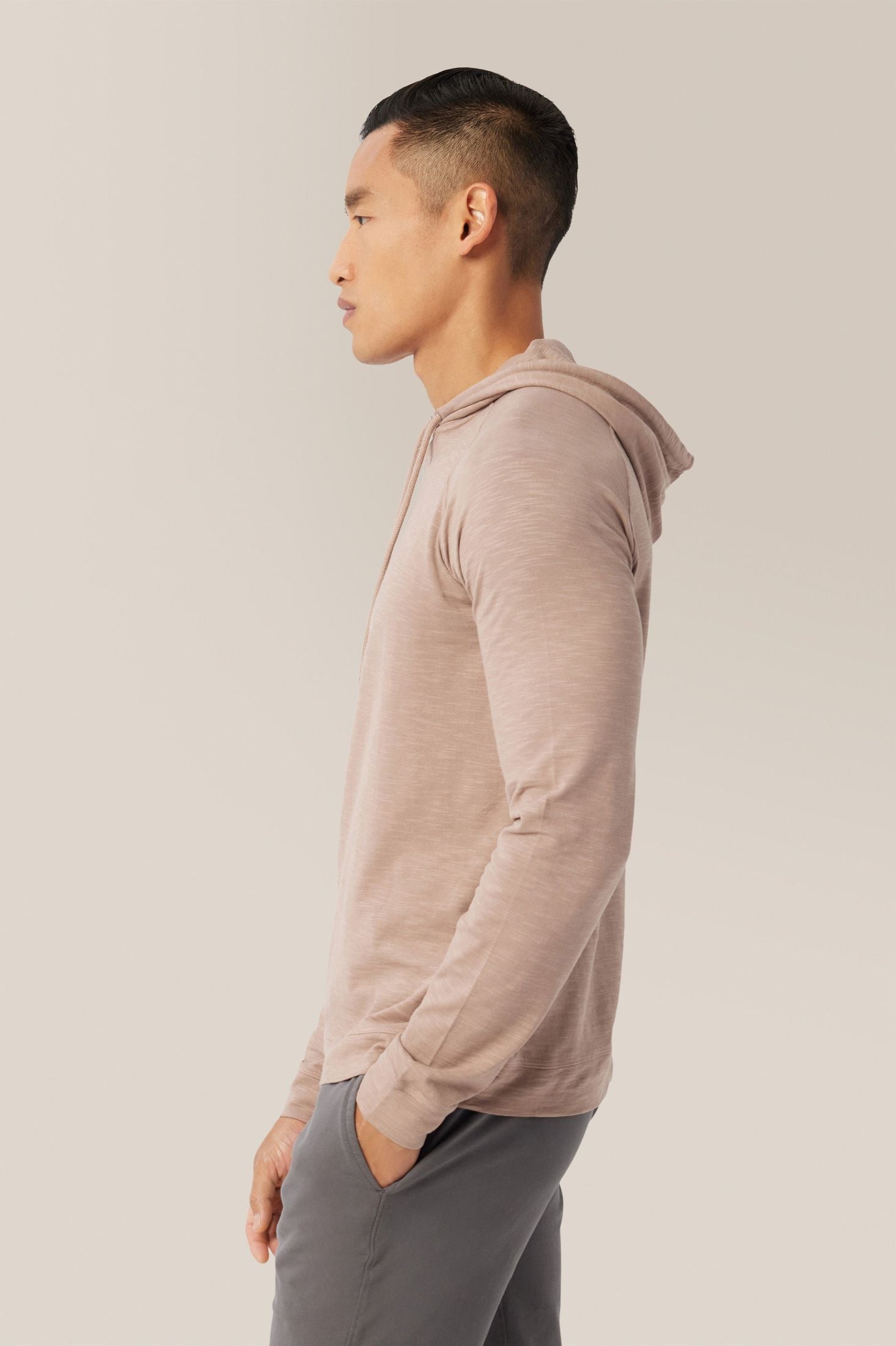 taupe-gray_M_Vinh_all