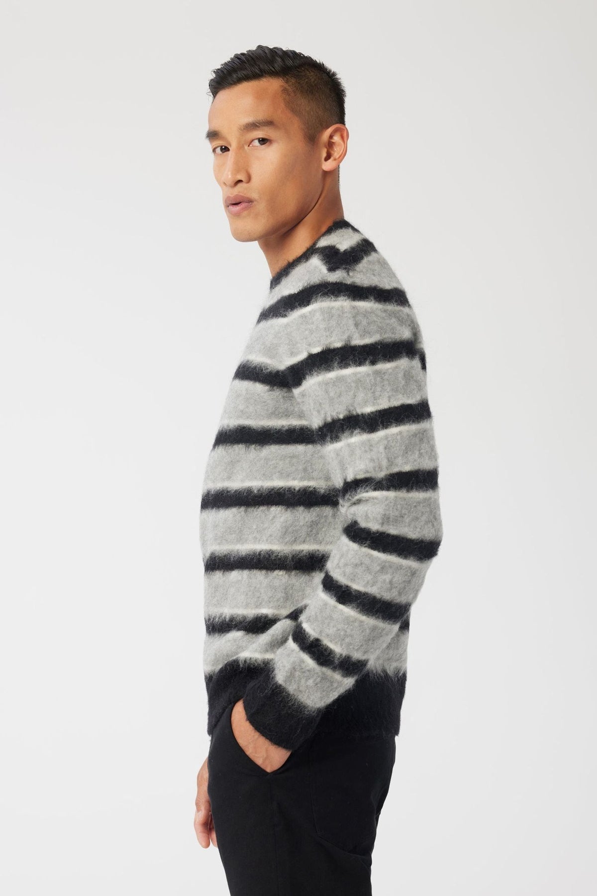 black-stripe_M_Vinh_All
