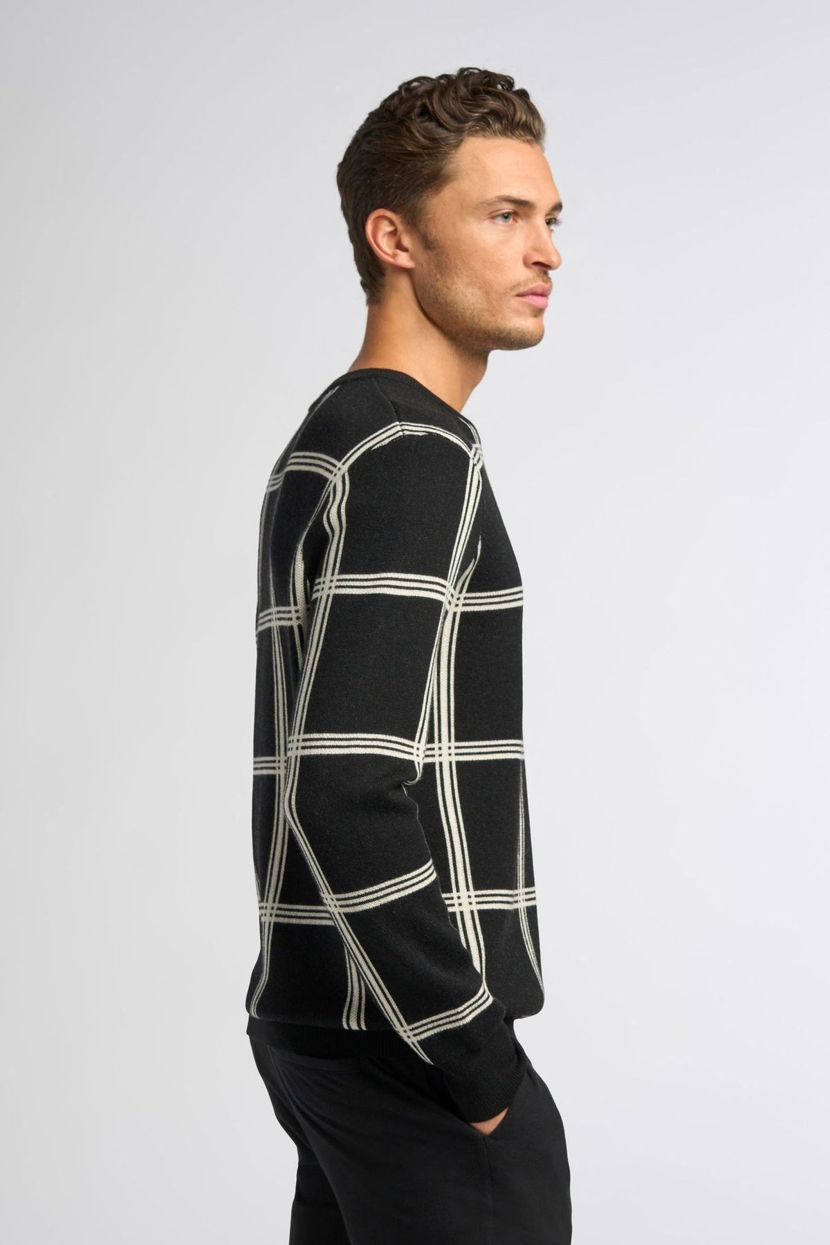 Black/Egret-Windowpane_M_Harvey_all